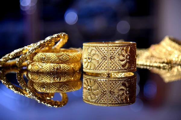 Antique and Vintage Gold: A Niche Market for Buyers and Sellers